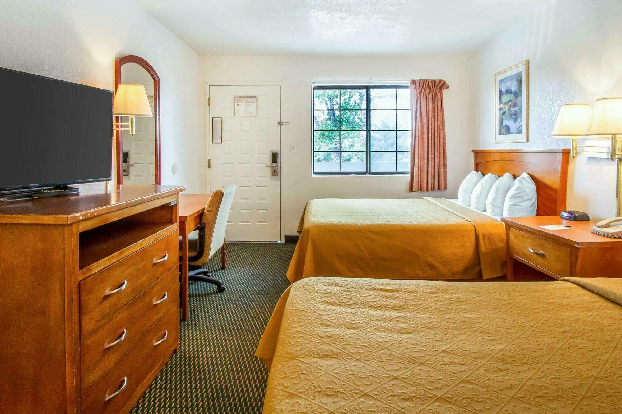 Quality Inn Flagstaff East I-40 Exteriér fotografie